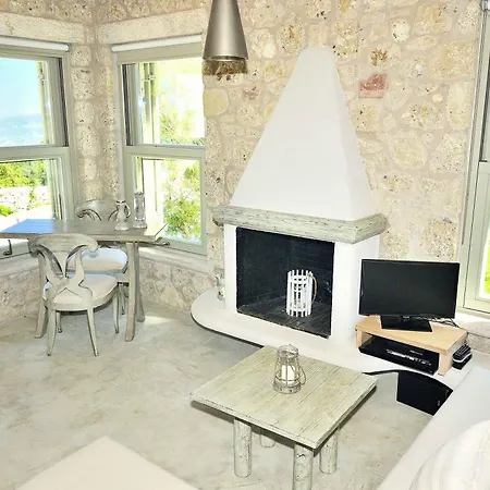 Mounty Island Villa Lazaráta