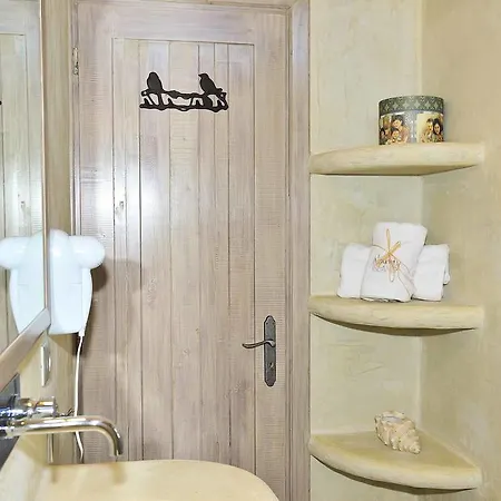 Mounty Island Lazaráta