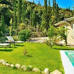 Mounty Island Villa *