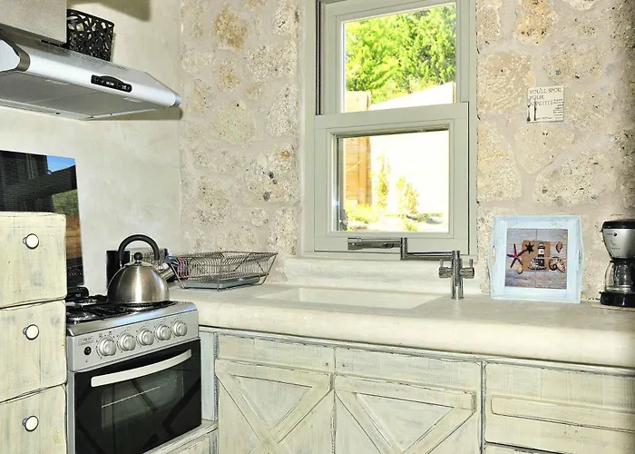 Mounty Island * Lazaráta